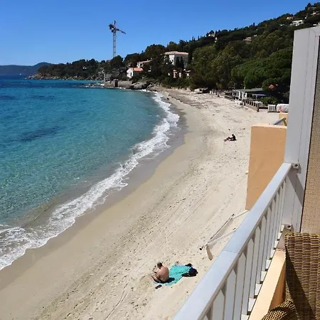 Plage D'aiguebelle Ле-Лаванду