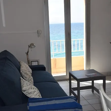Plage D'aiguebelle Ле-Лаванду